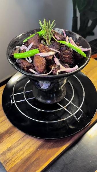 Sizzling Shekla Tibs | የሸክላ ጥብስ